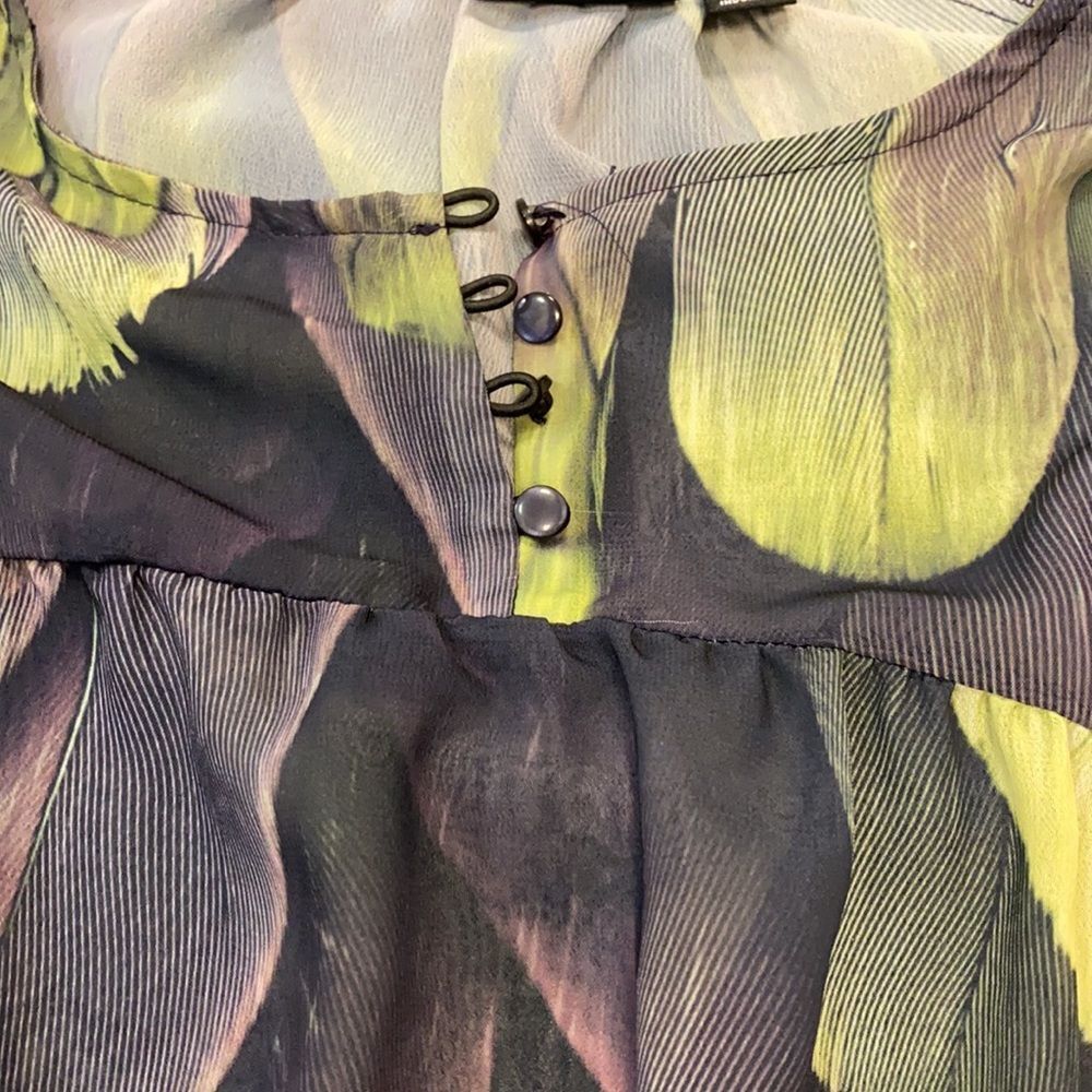 A.N.A Sheer top sz. L - Picture 3 of 3